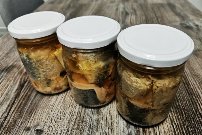 Скумбрия в масле