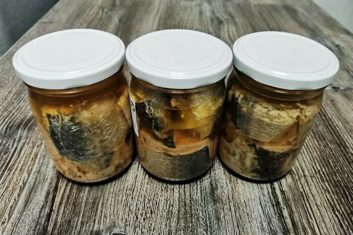 Скумбрия в масле