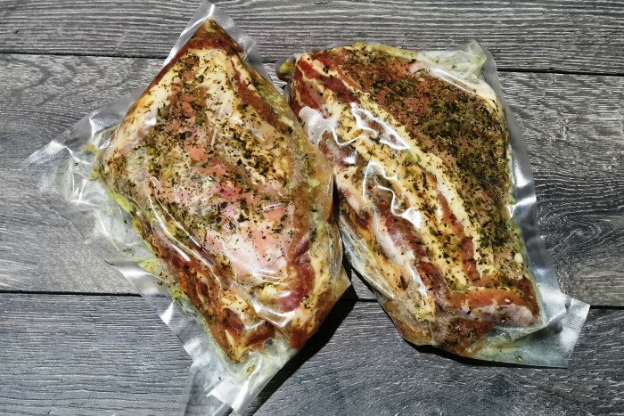 Грудинка ягненка в маринаде