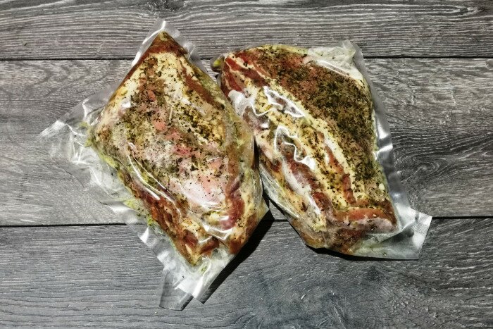 Грудинка ягненка в маринаде