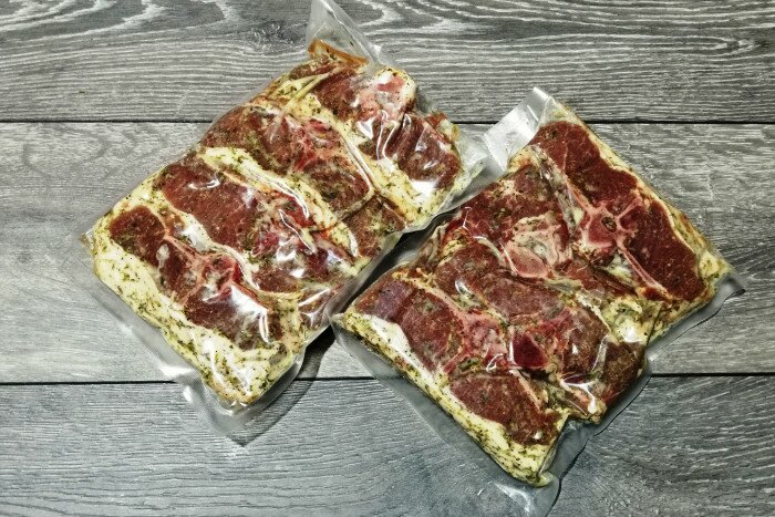 Седло ягненка в маринаде